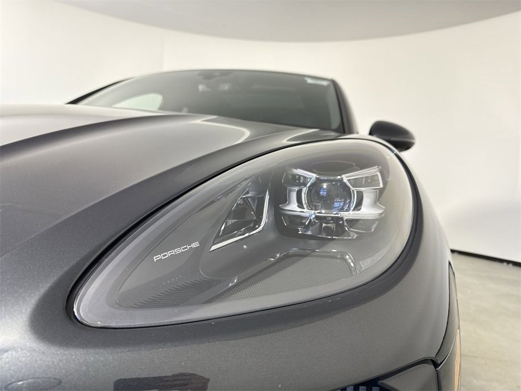 Certified 2021 Porsche Macan S image 11