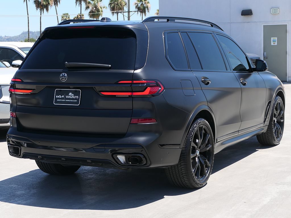 Used 2026 BMW X7 xDrive40i w/ M Sport Package AWD/4WD image 3