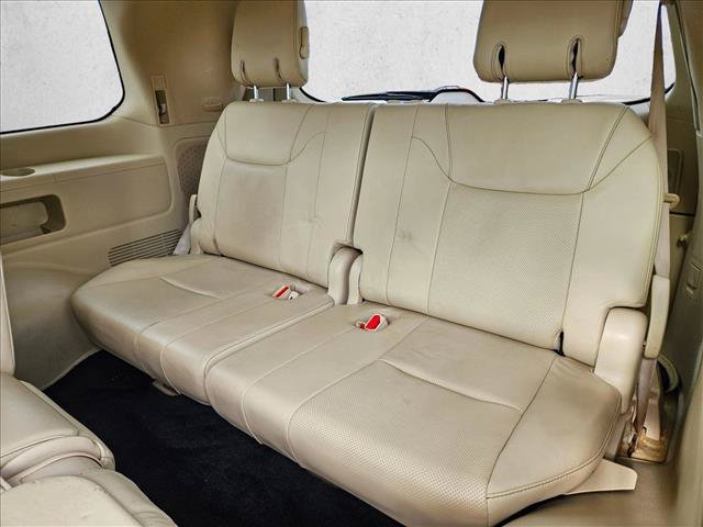 Used 2013 Lexus LX 570 4WD w/ Luxury Pkg w/Pre-crash image 22