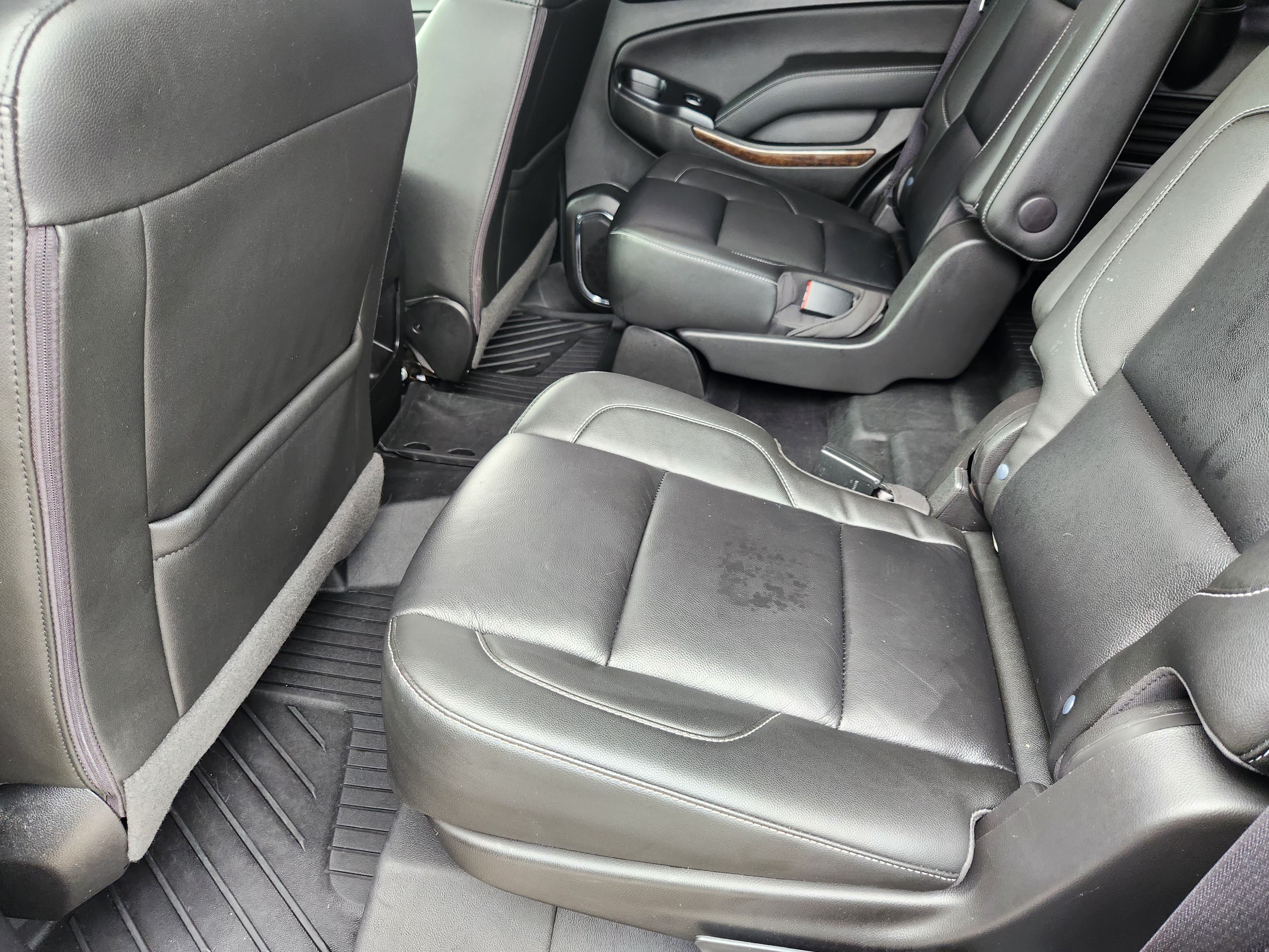 Used 2019 Chevrolet Tahoe LT w/ Luxury Package RWD image 30