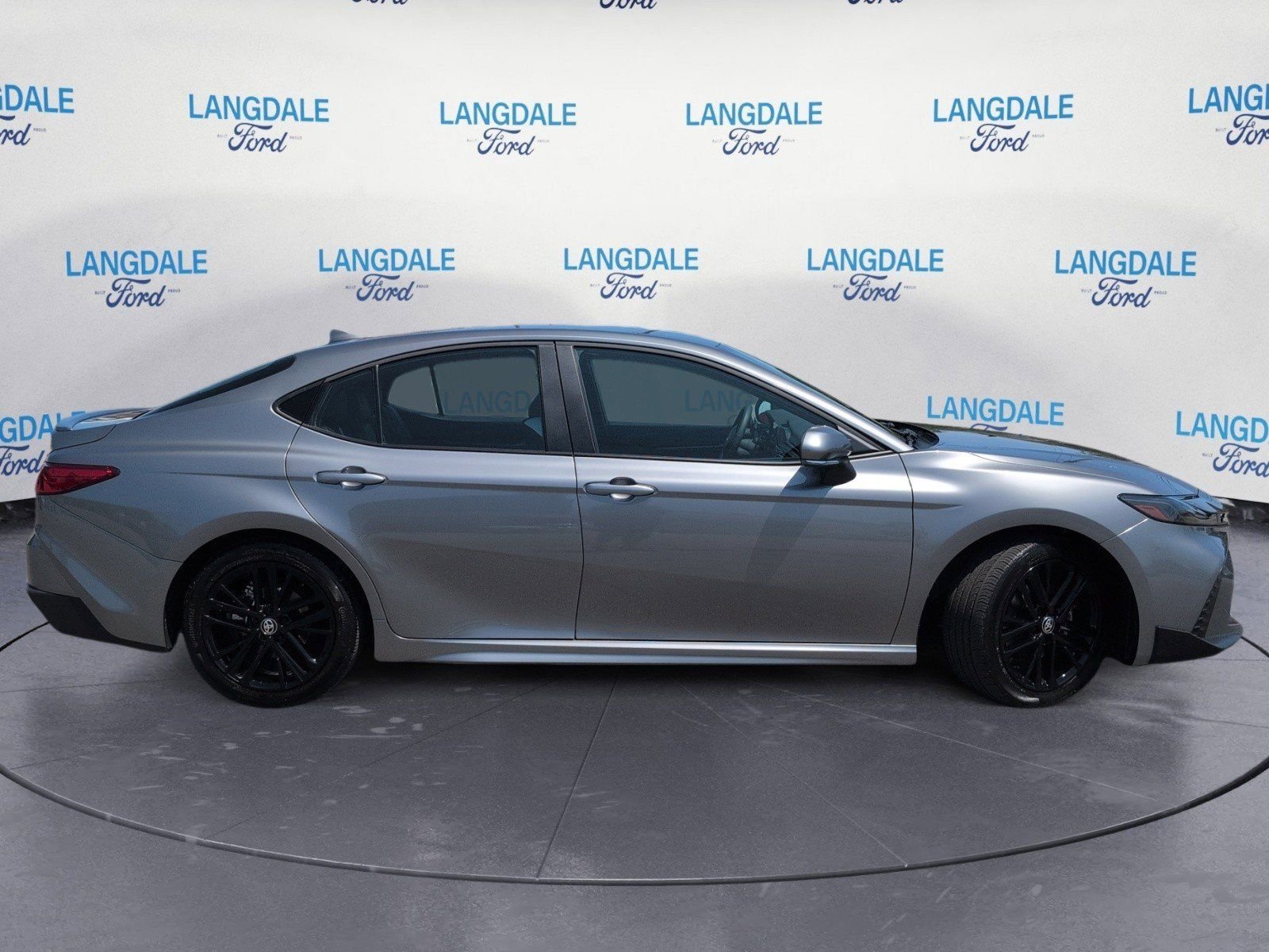 Used 2026 Toyota Camry SE FWD video 3