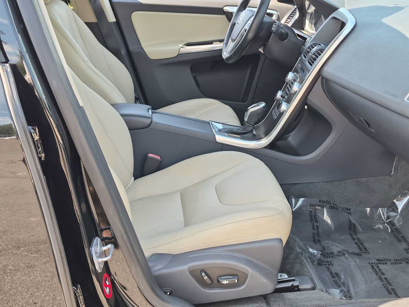 Used 2016 Volvo XC60 T5 Premier w/ Proximity Package AWD/4WD image 24