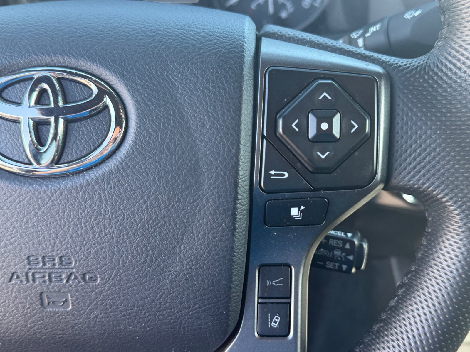 Used 2023 Toyota Tacoma TRD Off-Road AWD/4WD image 23