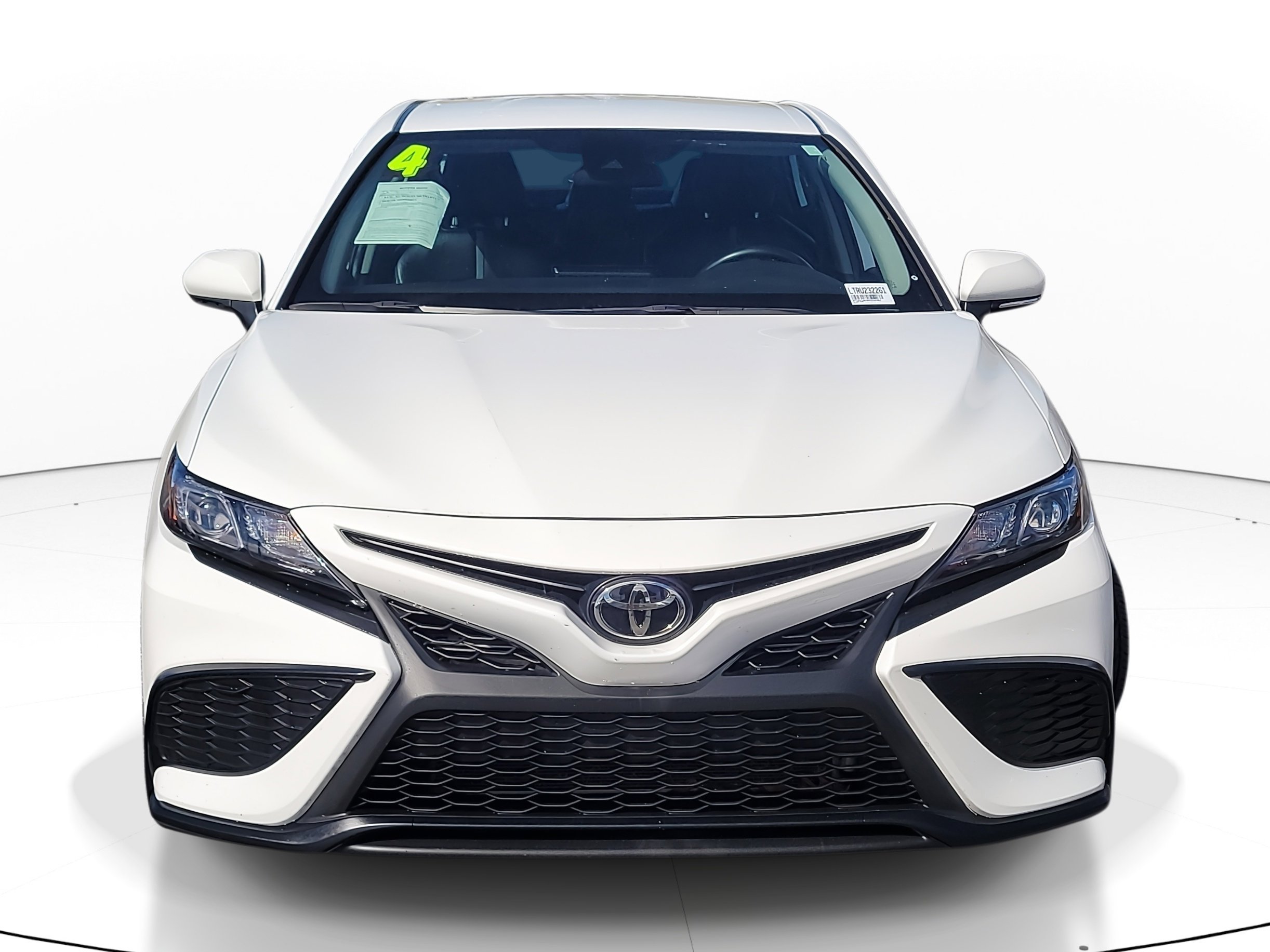 Used 2024 Toyota Camry SE image 2