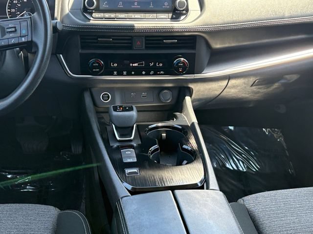 Used 2023 Nissan Rogue SV FWD image 17