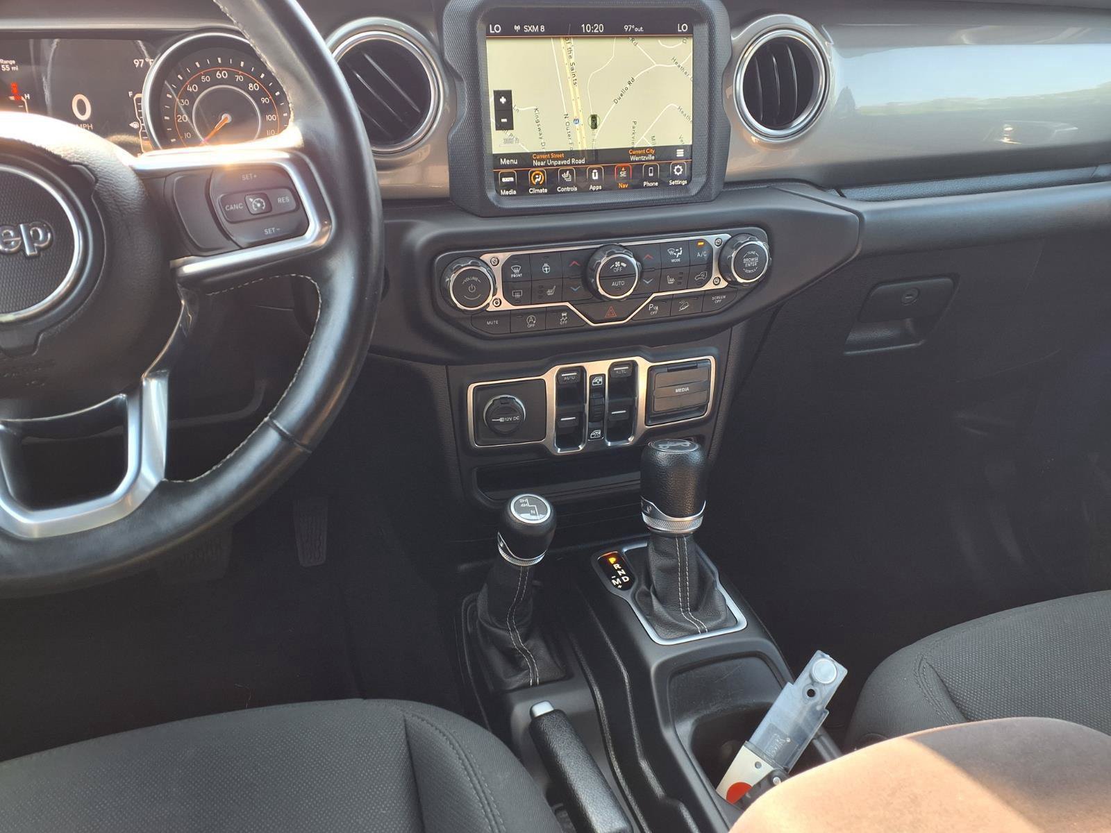 Used 2018 Jeep Wrangler Unlimited Sahara AWD/4WD image 7