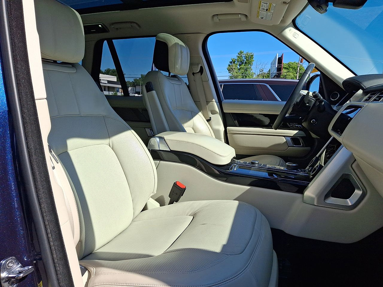 Used 2020 Land Rover Range Rover HSE AWD/4WD image 29