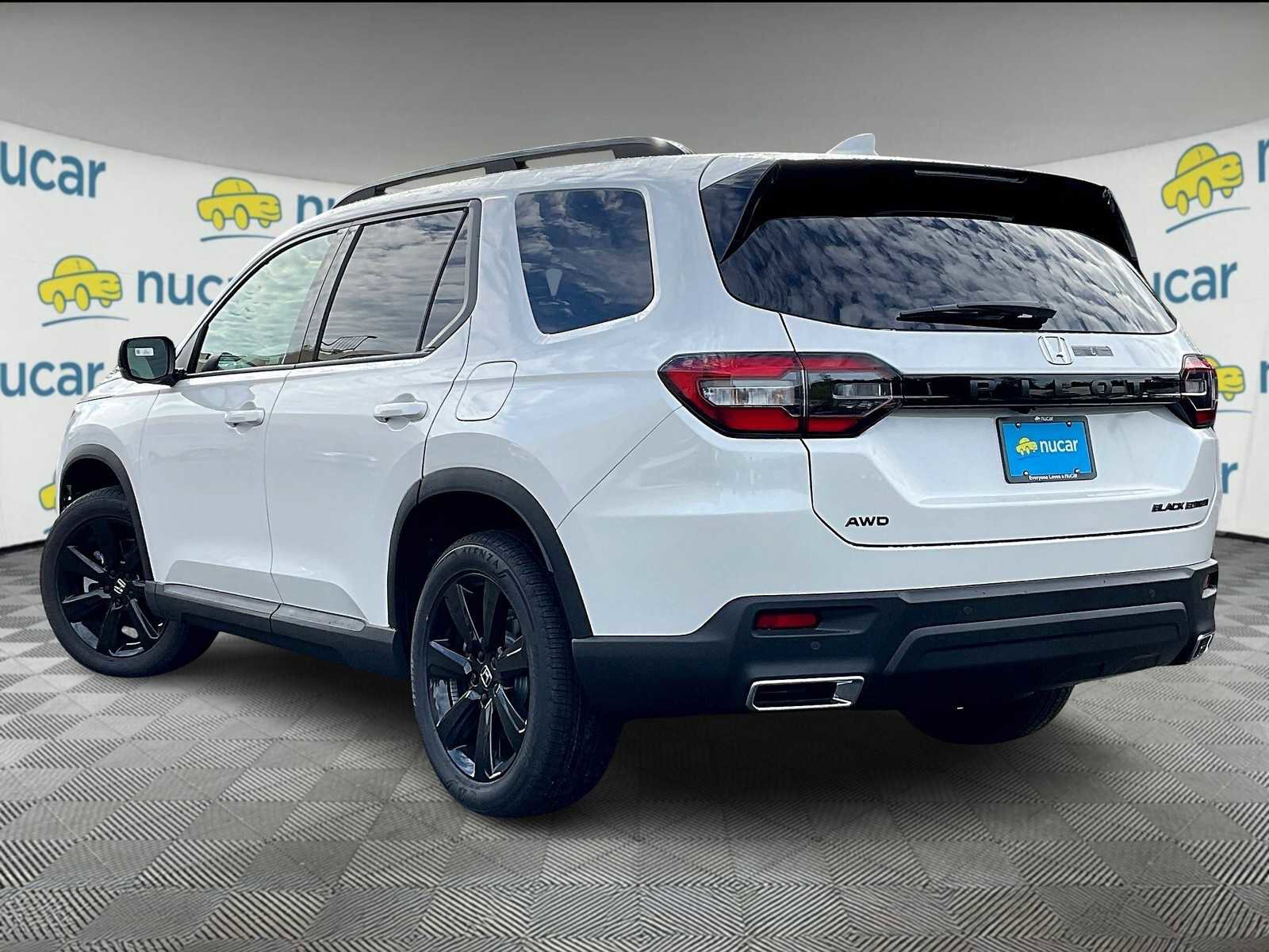 New 2025 Honda Pilot Black Edition image 5