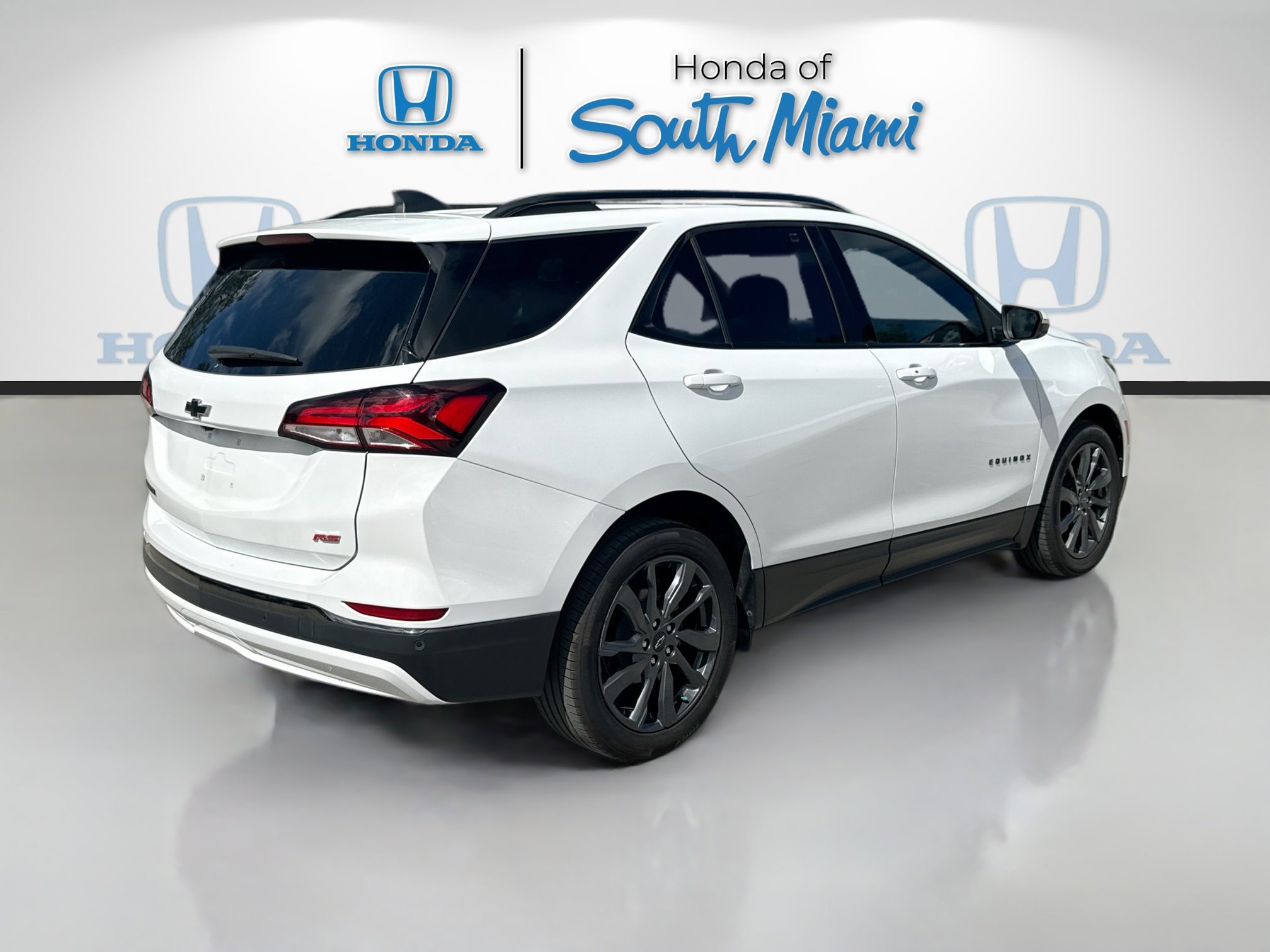 Used 2022 Chevrolet Equinox RS w/ RS Leather Package image 7