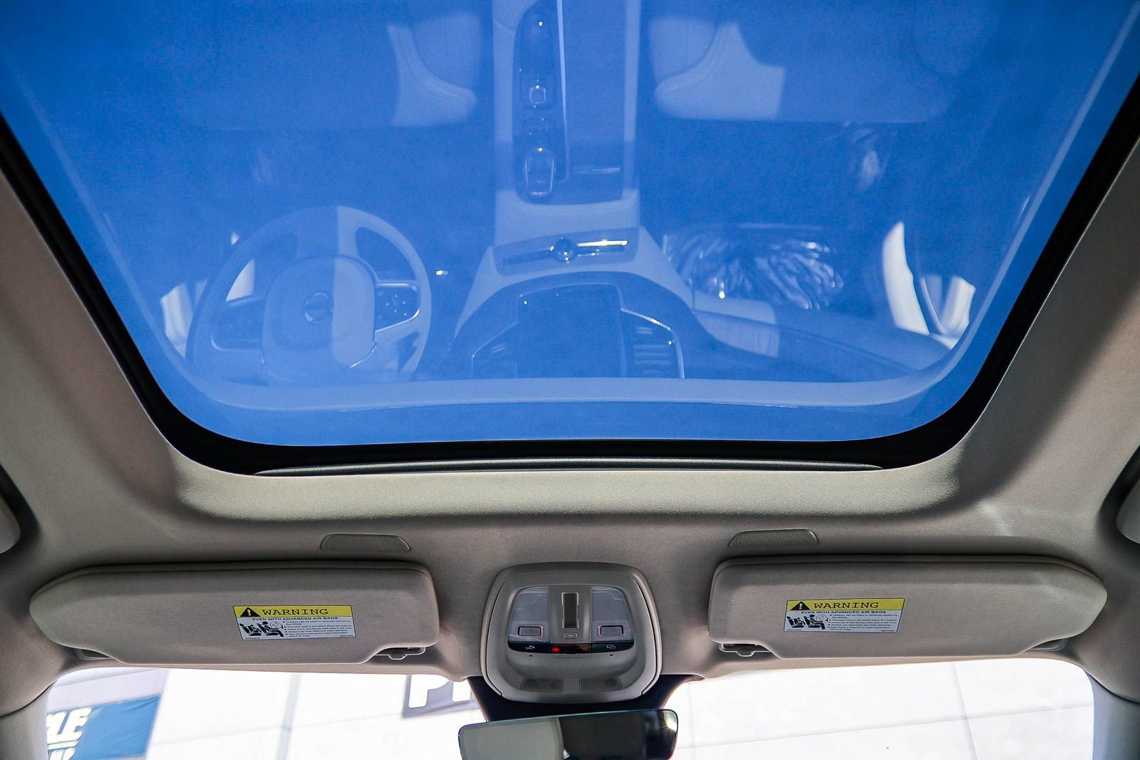 Used 2023 Volvo XC90 T8 Ultimate w/ Protection Package Premier image 18