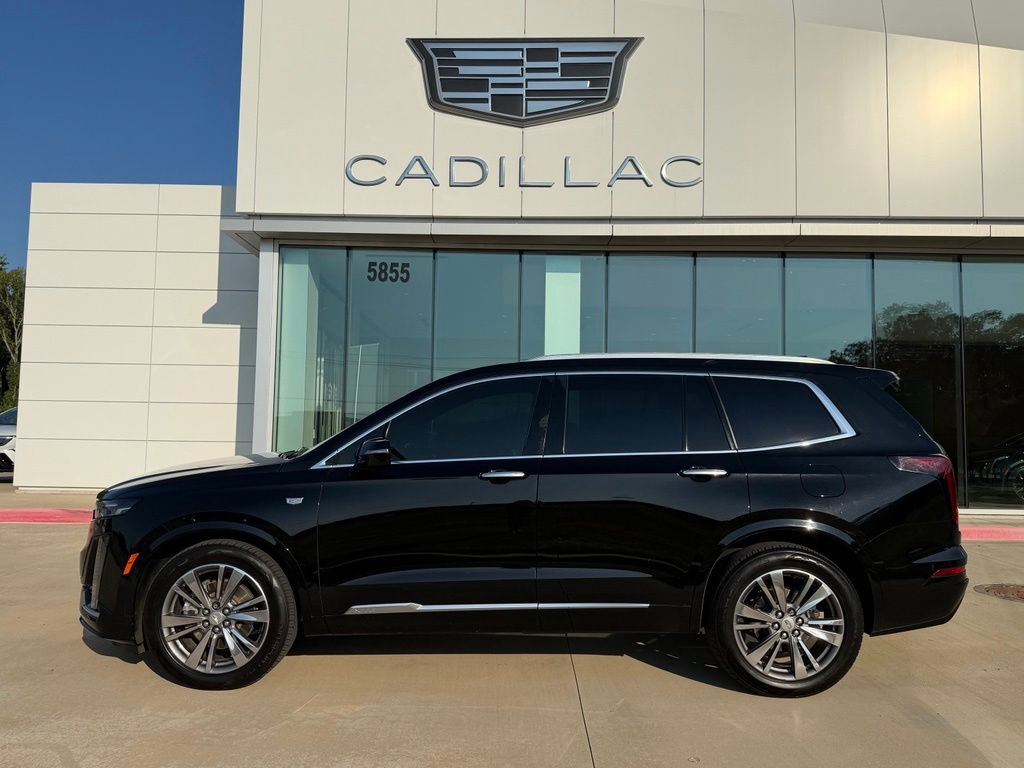 Used 2021 Cadillac XT6 Premium Luxury FWD image 2
