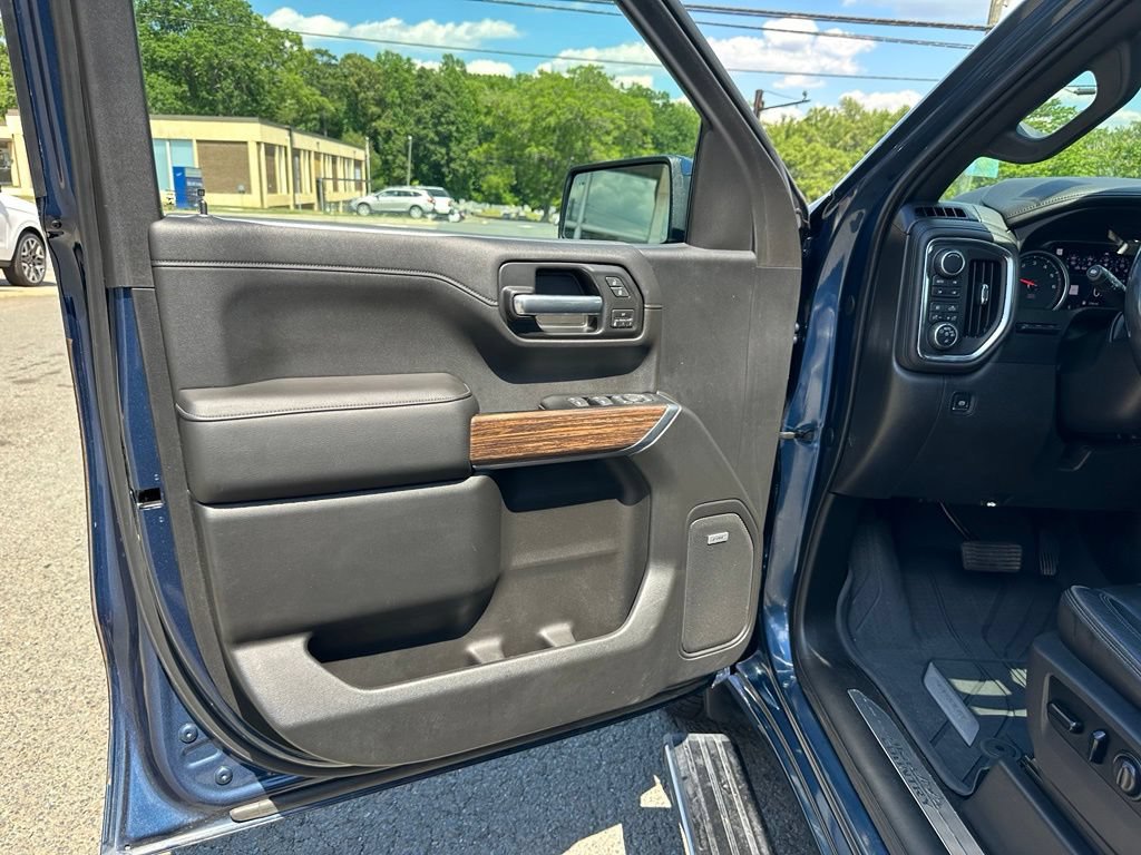 Used 2019 Chevrolet Silverado 1500 High Country w/ Technology Package AWD/4WD image 18