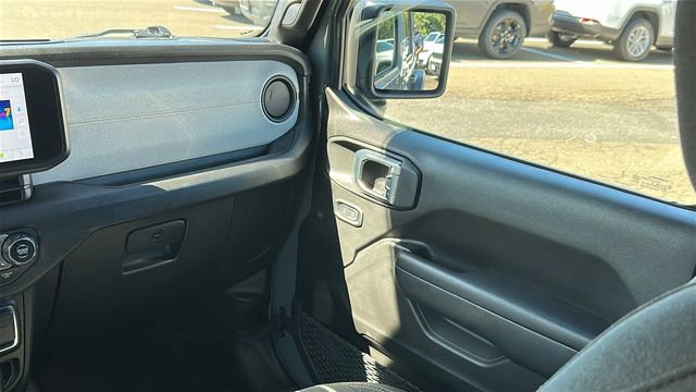 Used 2024 Jeep Wrangler Unlimited image 26