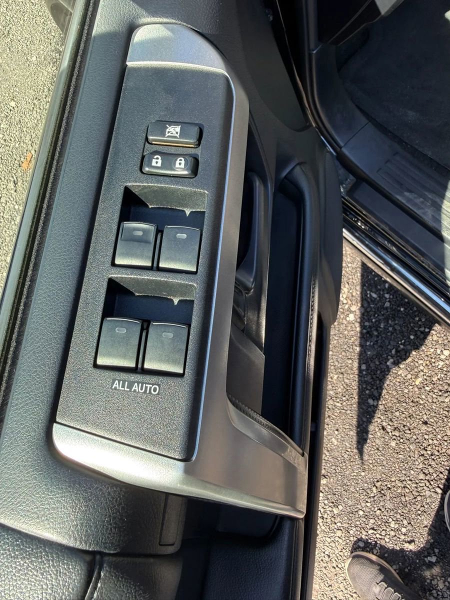 Used 2011 Toyota 4Runner Limited w/ Convenience Pkg image 11