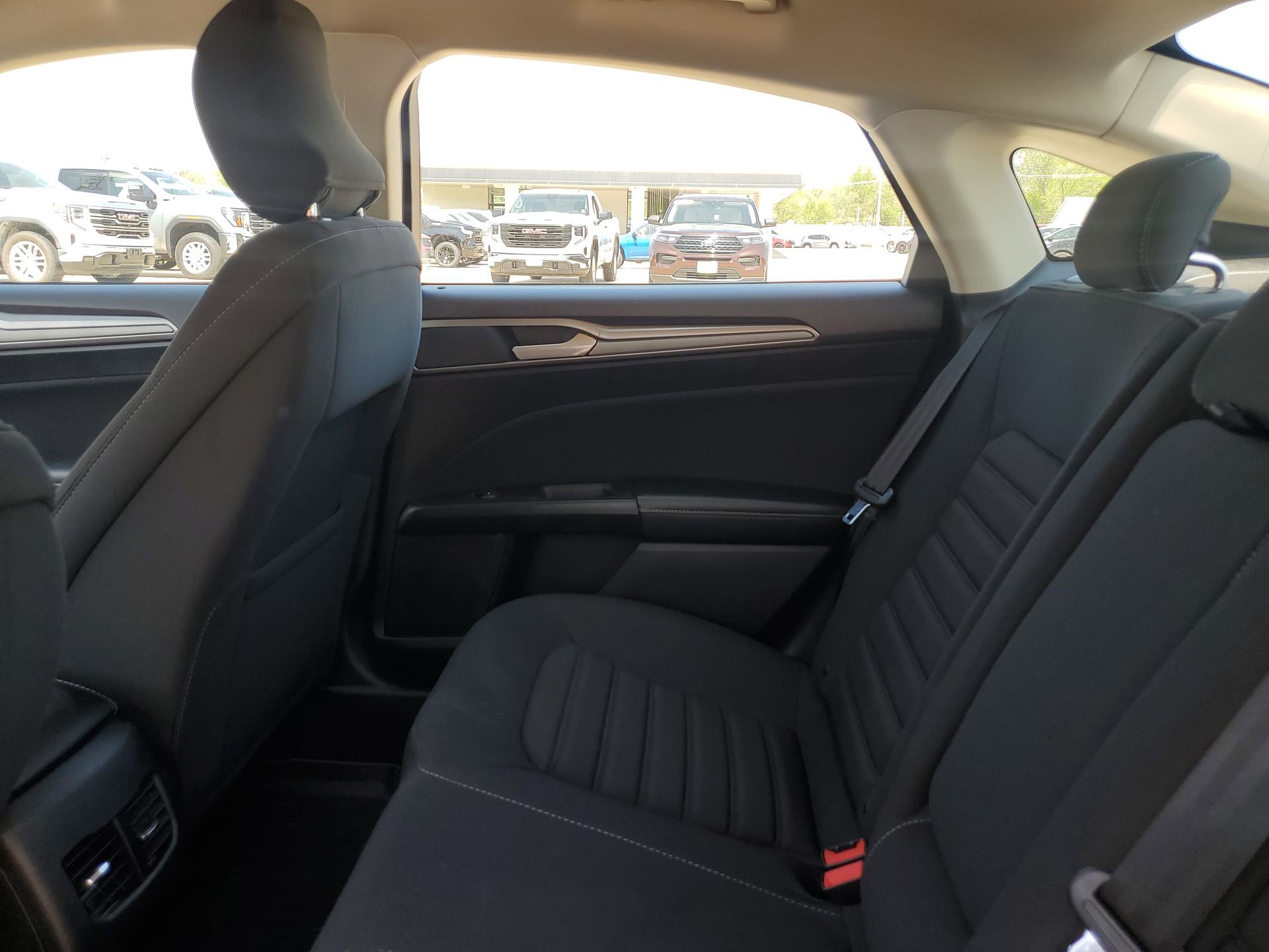 Used 2018 Ford Fusion SE w/ Fusion SE Technology Package FWD image 30