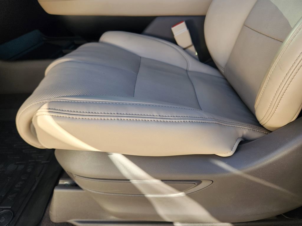 Used 2024 Lincoln Navigator L Reserve image 12