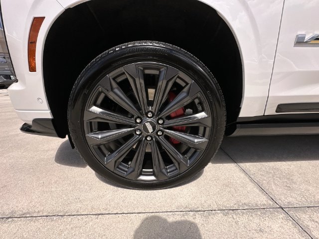 Certified 2025 Cadillac Escalade ESV V AWD/4WD image 18