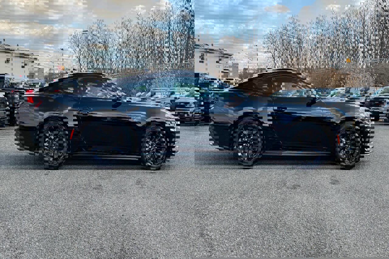 Used 2025 Ford Mustang GT image 8