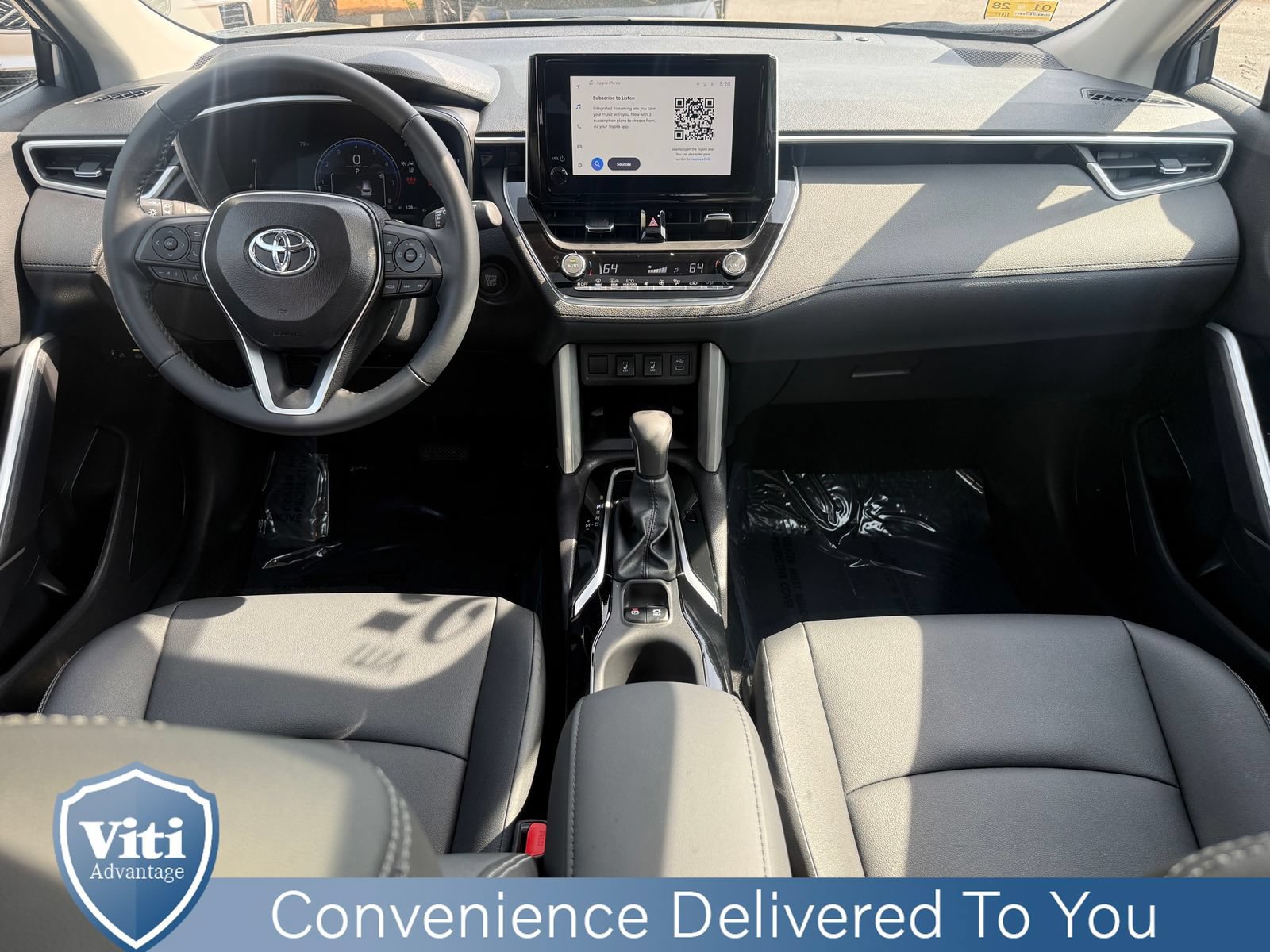 Used 2025 Toyota Corolla Cross XLE w/ Convenience Package AWD/4WD image 2