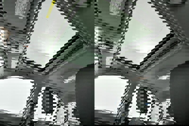 Used 2018 BMW 320i xDrive Sedan image 19