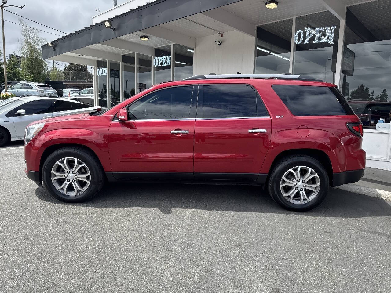 Used 2013 GMC Acadia SLT AWD/4WD image 2