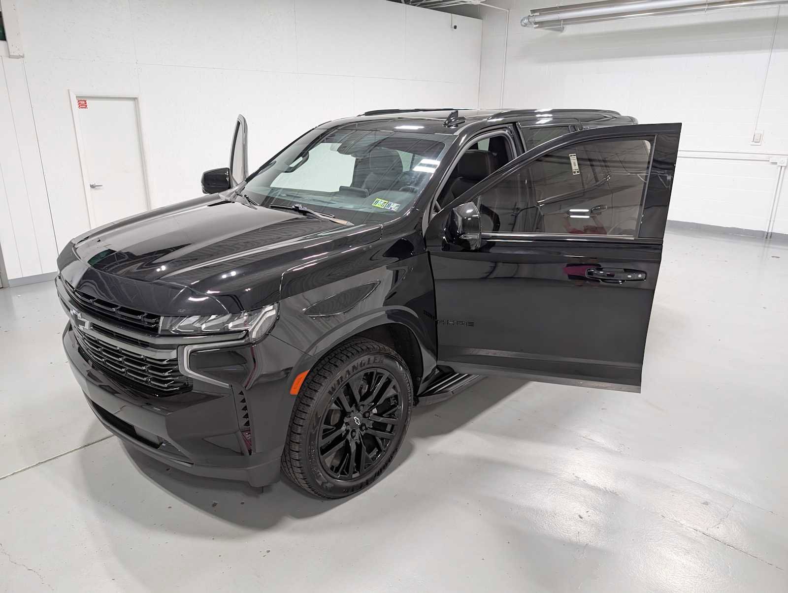 Used 2022 Chevrolet Tahoe RST w/ Sport Performance Package image 16