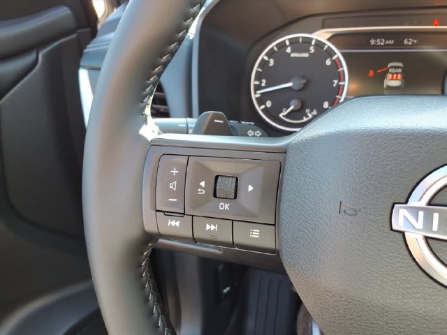 Used 2025 Nissan Rogue SV FWD image 19