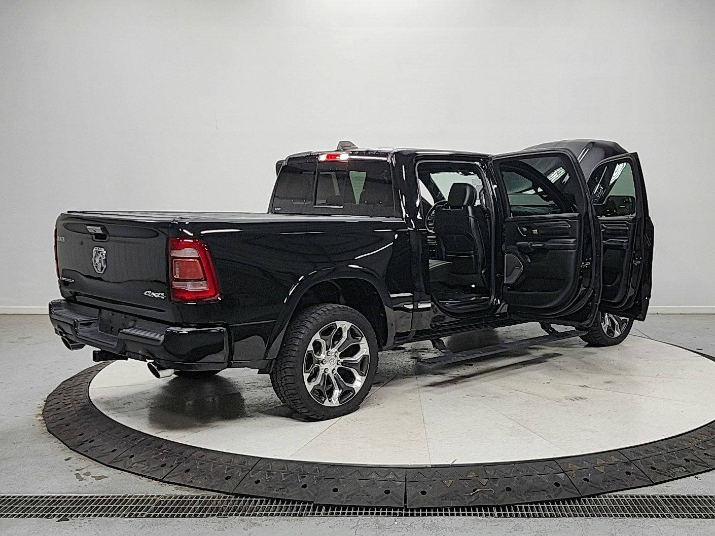 Used 2020 RAM 1500 Limited AWD/4WD image 15