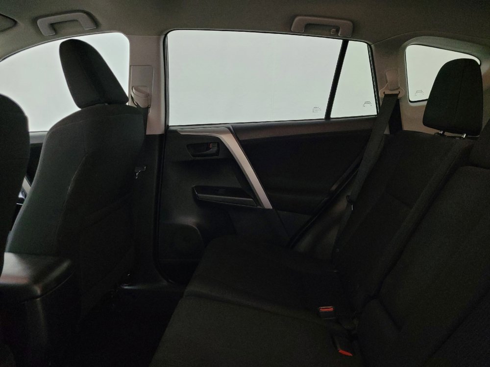 Used 2016 Toyota RAV4 LE AWD/4WD image 18