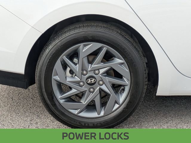 Used 2024 Hyundai Elantra SEL image 13