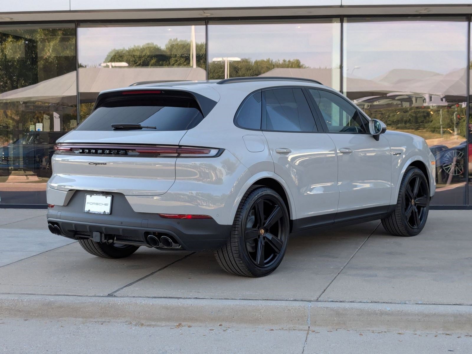 New 2026 Porsche Cayenne E-Hybrid image 9