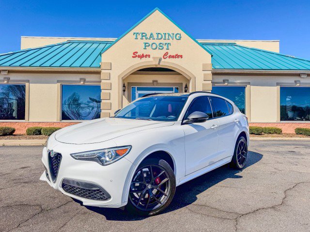 Used 2021 Alfa Romeo Stelvio Ti w/ Nero Edizione image 20