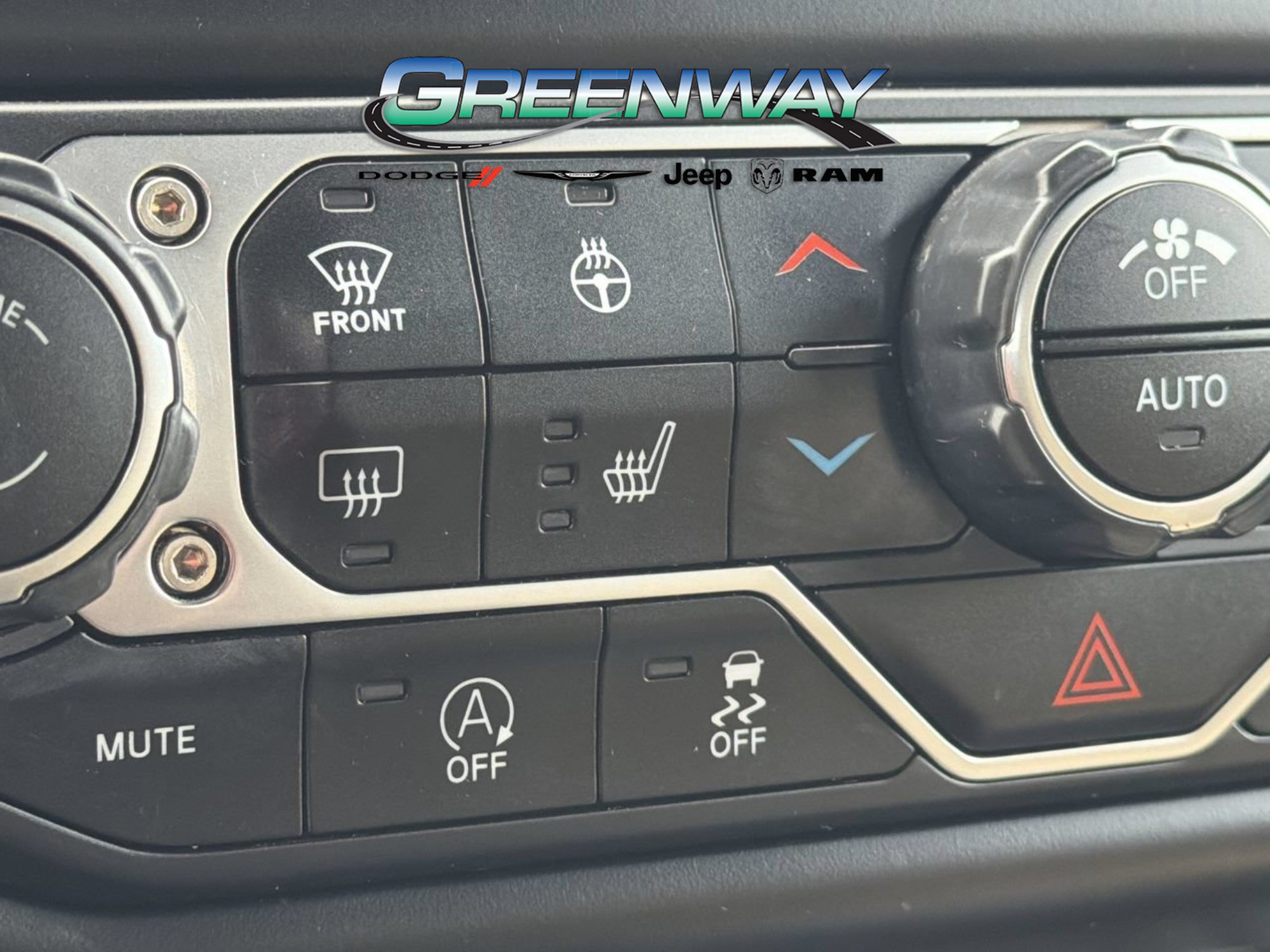 Used 2022 Jeep Wrangler Unlimited Sahara w/ Cold Weather Group AWD/4WD image 21