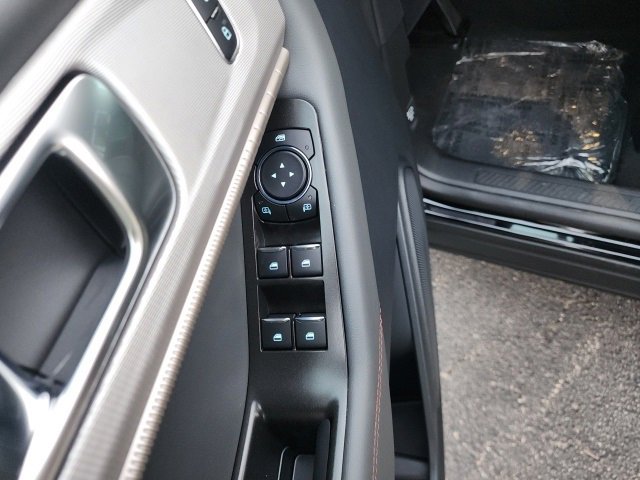 New 2025 Ford Explorer Active w/ Active Comfort Package image 15