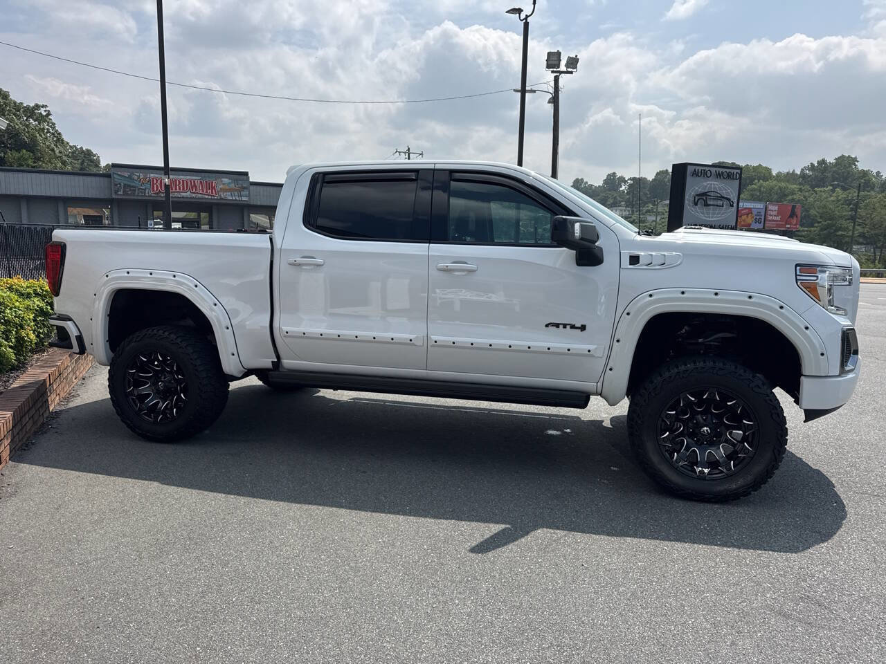 Used 2022 GMC Sierra 1500 AT4 w/ AT4 Preferred Package image 12