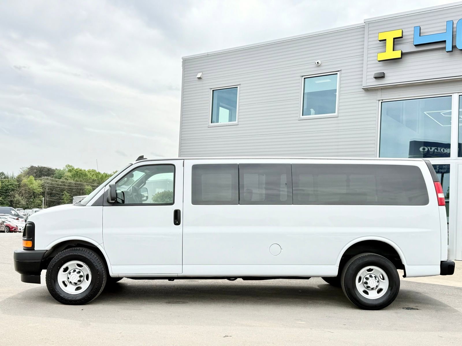 Used 2017 Chevrolet Express 3500 LS image 13
