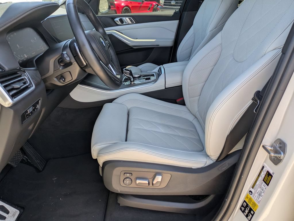Used 2023 BMW X5 xDrive40i w/ Premium Package AWD/4WD image 11