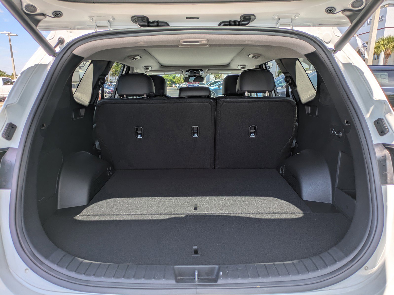 Used 2023 Hyundai Santa Fe Limited image 10