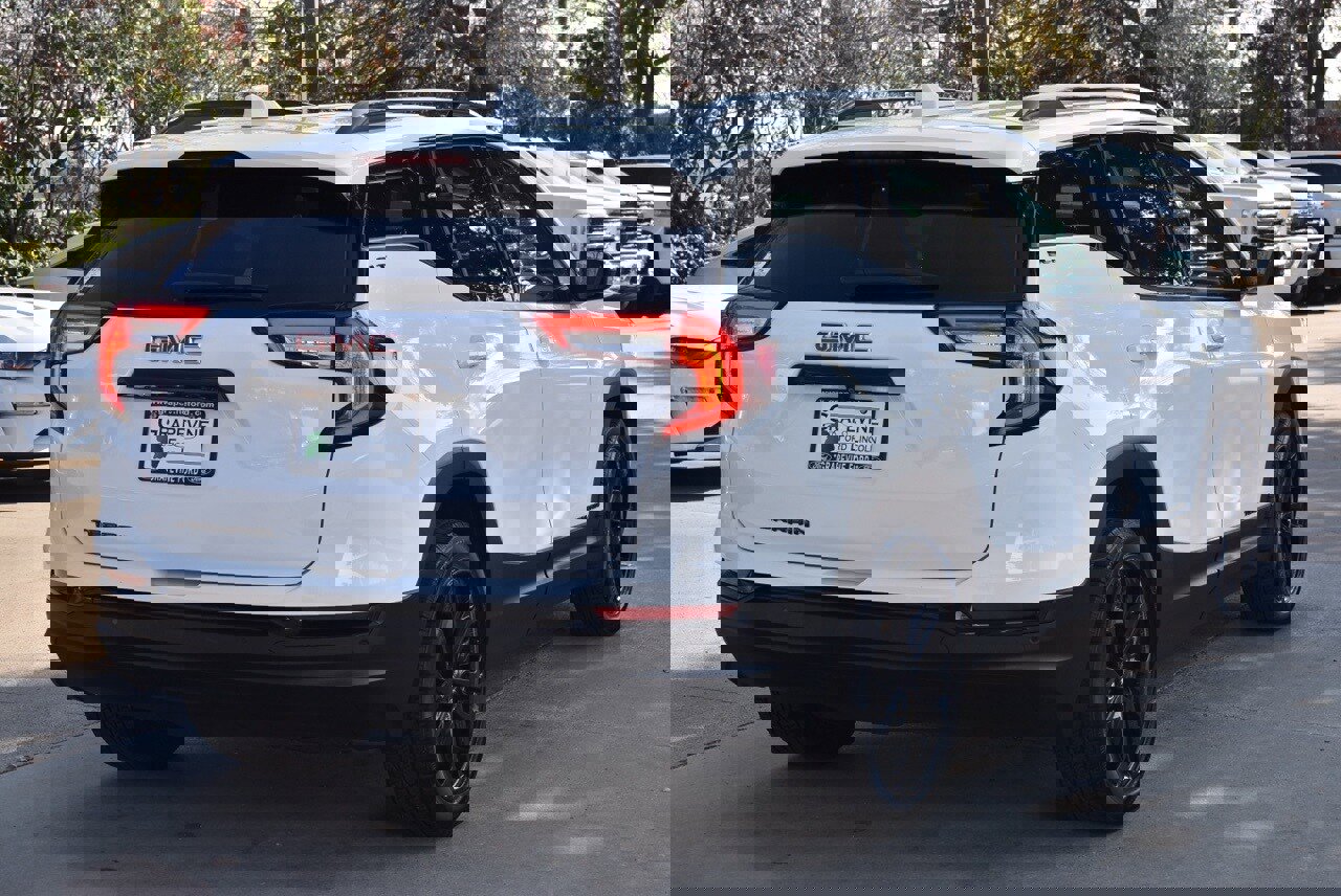 Used 2022 GMC Terrain SLT w/ Infotainment Package II image 8