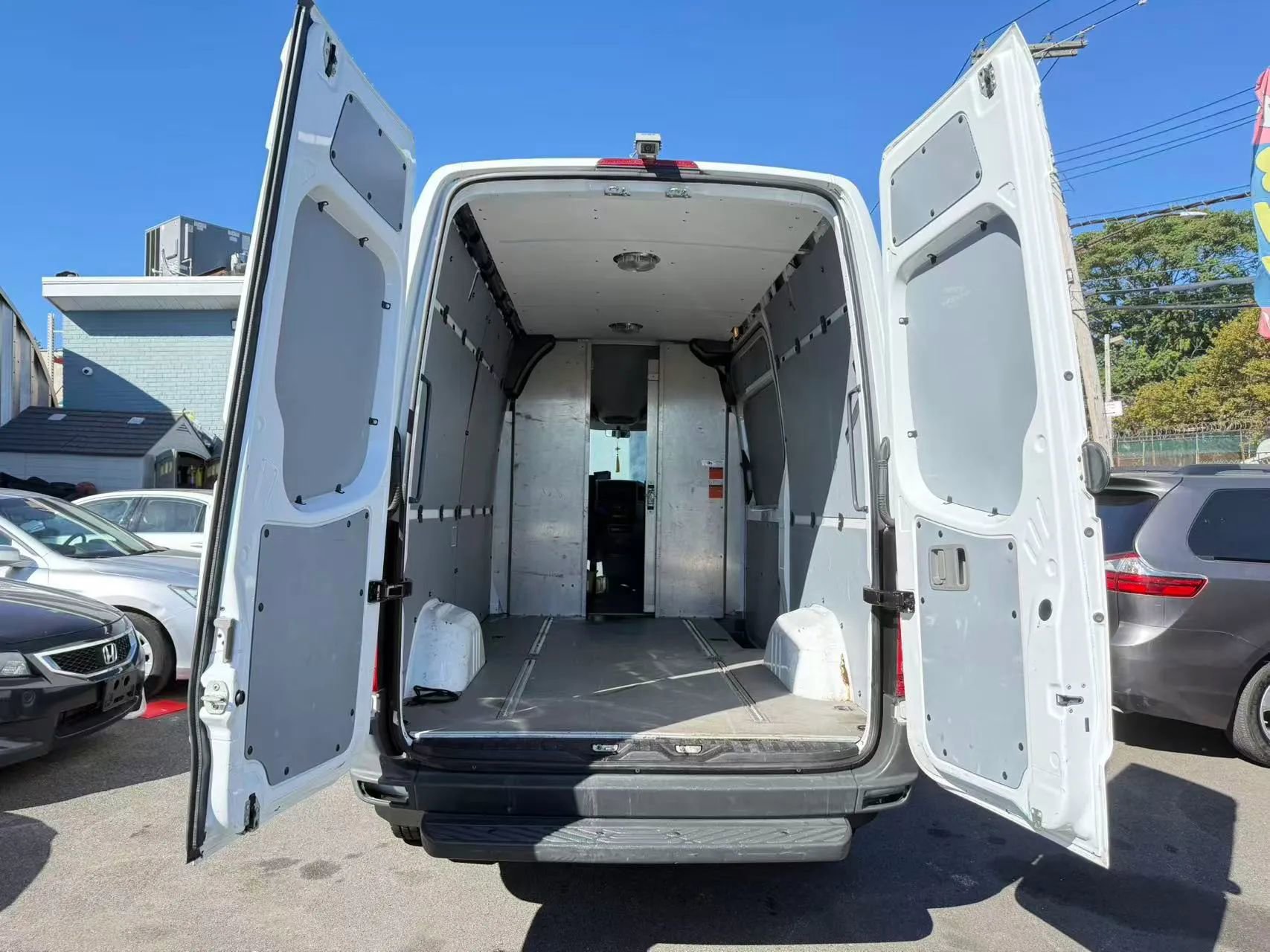 Used 2012 Mercedes-Benz Sprinter 2500 image 7