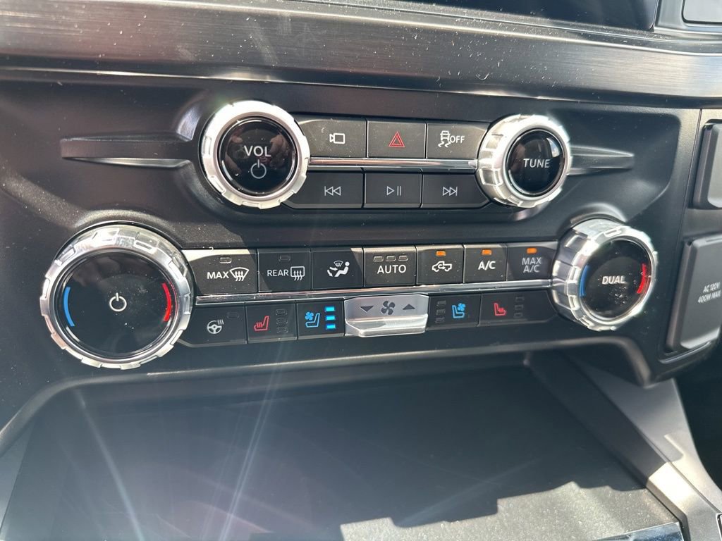 New 2026 Ford F250 Lariat w/ Black Appearance Package image 33