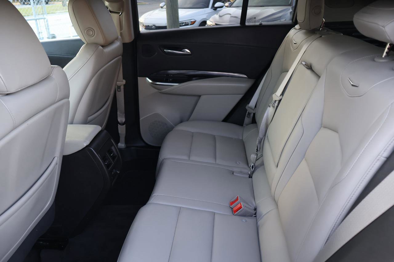Used 2020 Cadillac XT4 Luxury w/ Cold Weather Package image 13