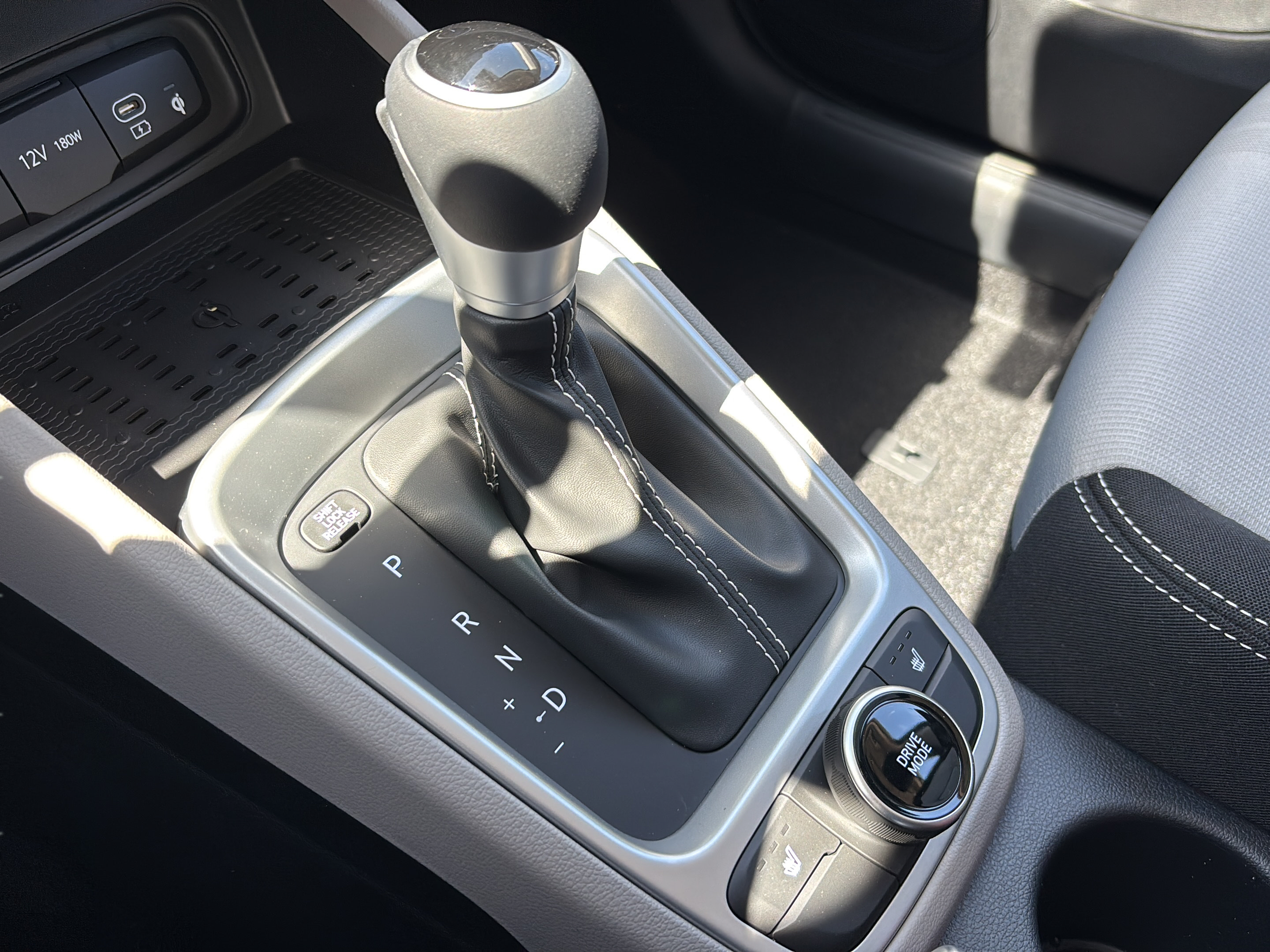 New 2026 Hyundai Venue SEL FWD image 18