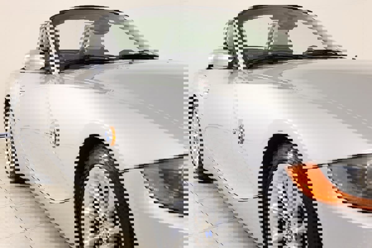 Used 2004 BMW Z4 2.5i image 37