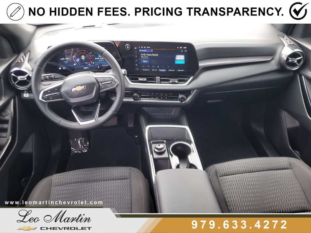 Used 2026 Chevrolet Equinox LT FWD image 2