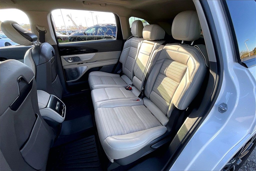 Used 2024 Lincoln Nautilus Reserve w/ Equipment Group 203A image 24