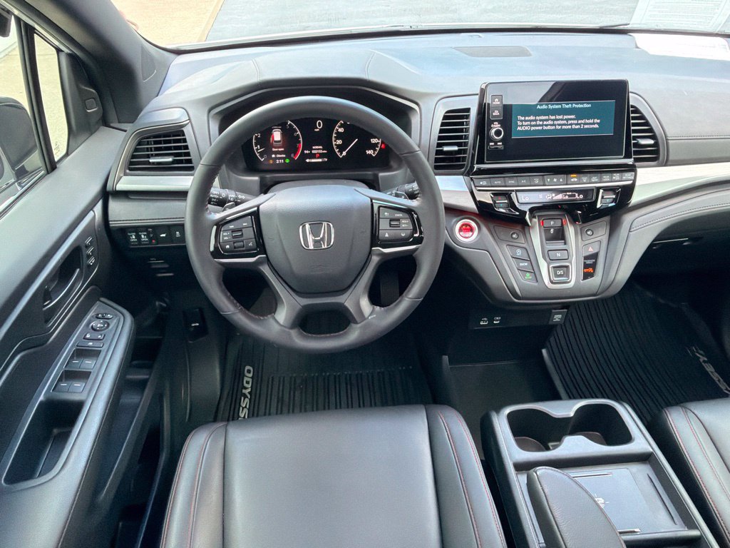 Used 2025 Honda Odyssey Sport-L image 6