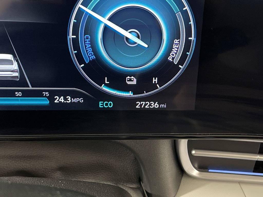 Certified 2025 Hyundai Elantra Limited FWD image 21
