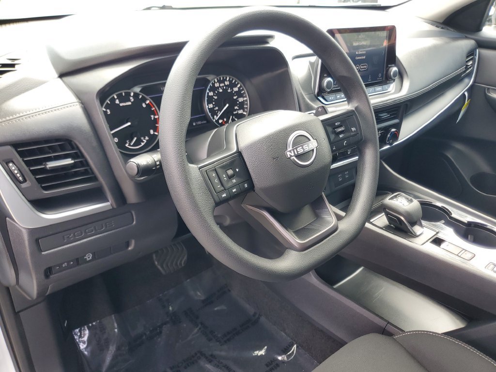 Certified 2025 Nissan Rogue S FWD image 16