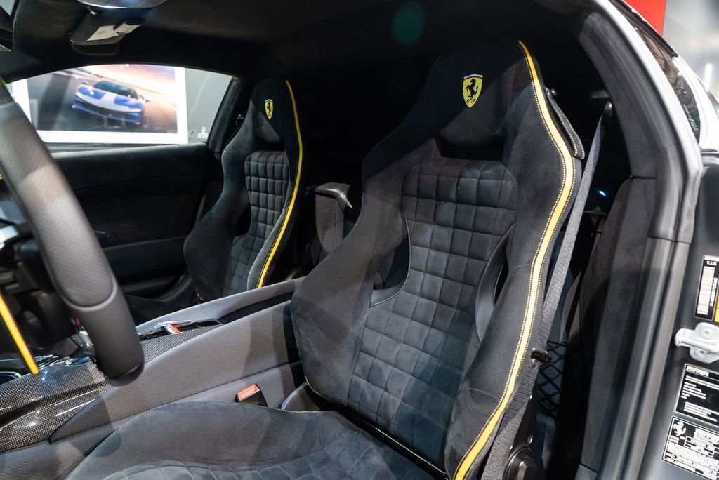 Used 2022 Ferrari 812 Competizione image 4
